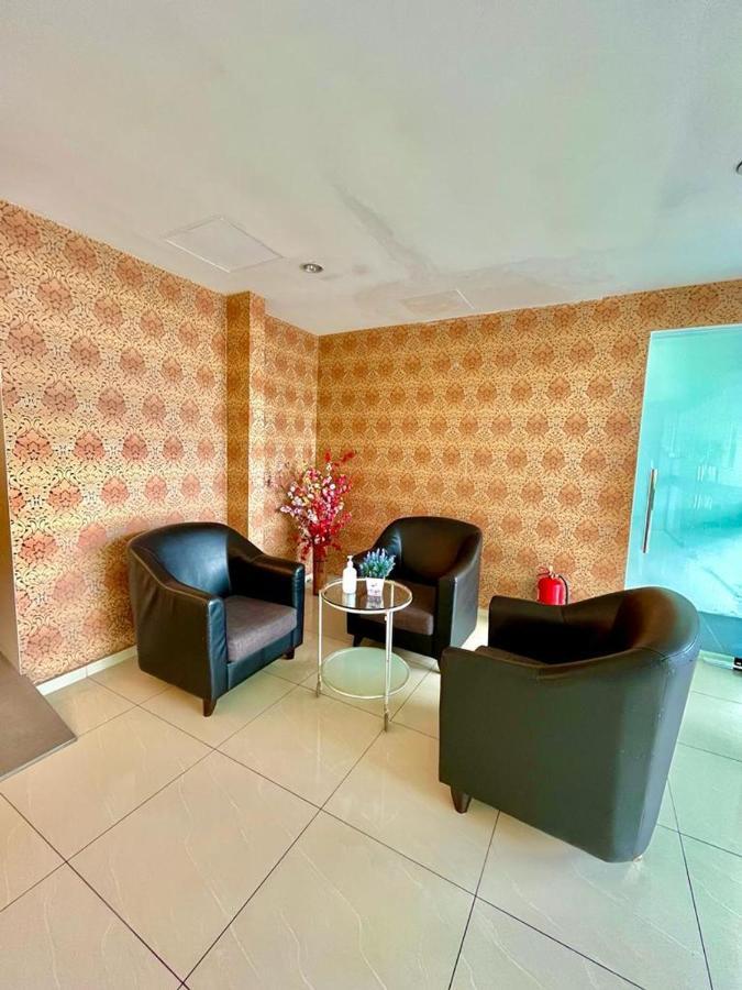Hotel Zamburger Tengkera Melaka Exteriör bild