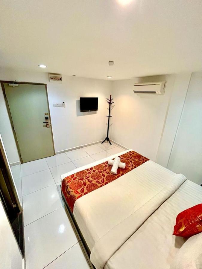 Hotel Zamburger Tengkera Melaka Exteriör bild