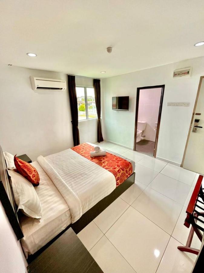 Hotel Zamburger Tengkera Melaka Exteriör bild